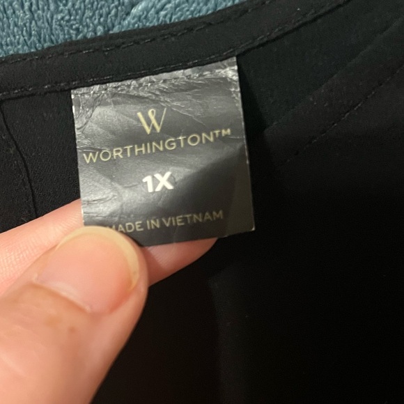 Women's Worthington 1X Lace Sleeve Sheer Blouse - Picture 4 of 8